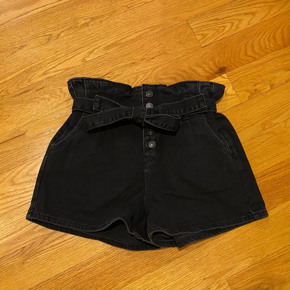 American Eagle High Rise Mom Short